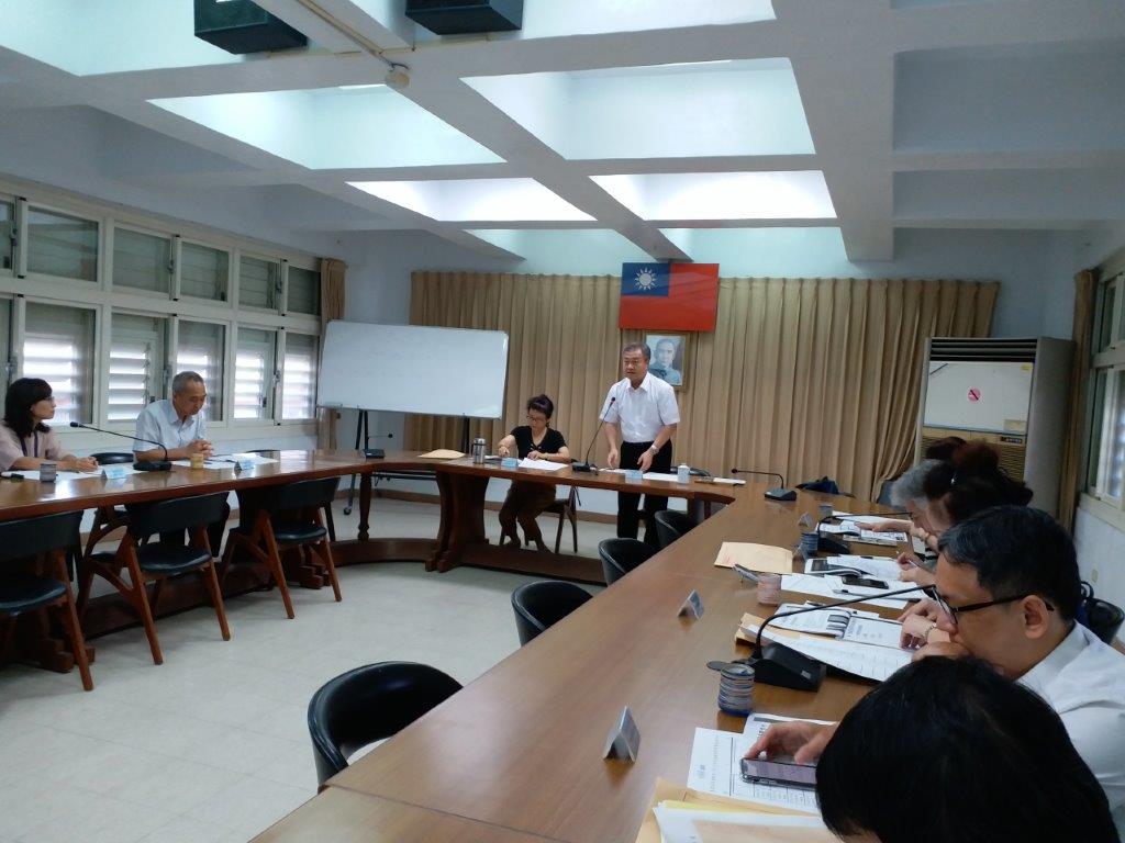 本署吳檢察官兼書記官長於會議室簡單致詞並介紹訪查小組成員