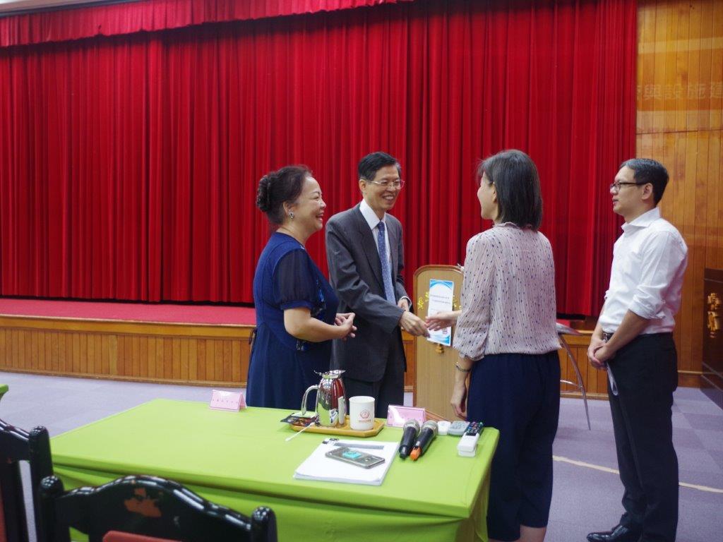 本署宋襄閱主任檢察官國業特別感謝國家發展委員會檔案管理局楊專門委員兼副組長曉雯擔任講座為與會同仁授課