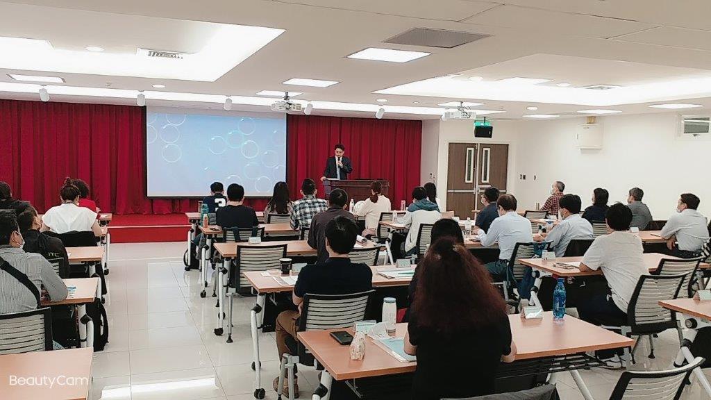 109年10月20日本署及臺灣高等檢察署智慧財產檢察分署合辦「109年度所屬機關檔案管理研習課程及觀摩活動」，本署陳襄閱主任檢察官維練向全體學員致勉勵詞。