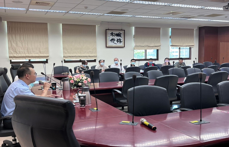 檔案考評小組領隊本署林檢察官仲斌在座談會中就PPT簡報及如何精進各項檔案管理工作提出意見與指導