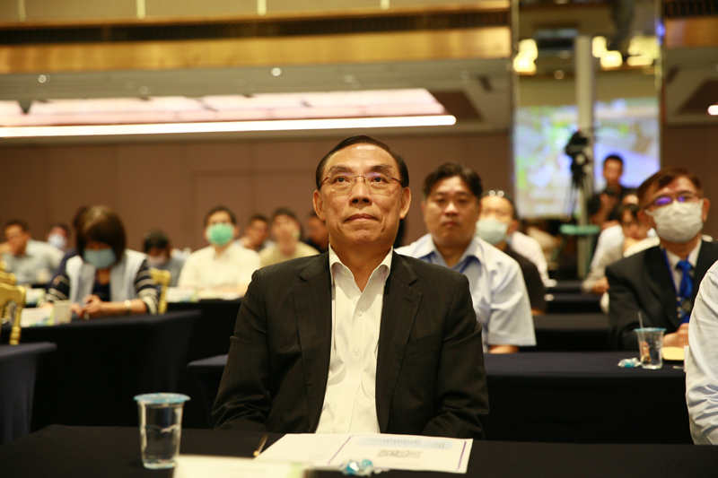 法務長與會