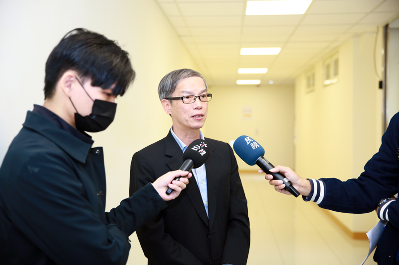 數位部副署長林俊秀接受記者提問
