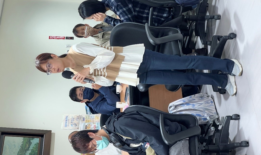 學員認真聽取績效簡報後踴躍發言